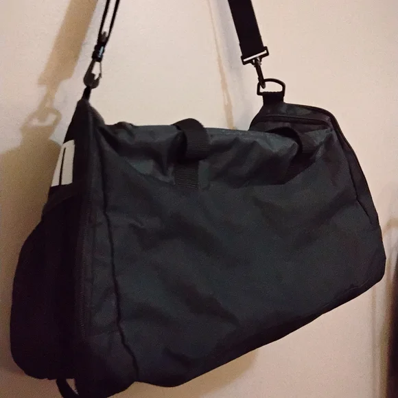 Puma Black Gym Bag with White Logo Duffle  – EUC - Picture 8 of 16